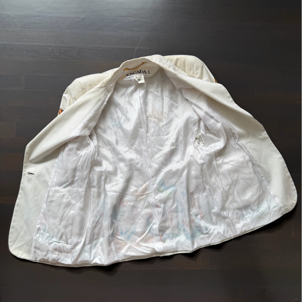 Vintage Escada Women's White Blazer with Colorful Butterfly Design - Picture 6 of 14